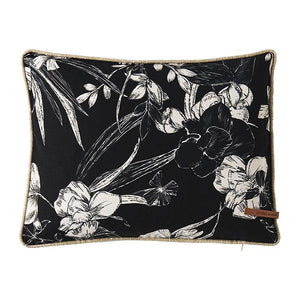 RM Cafe Floral Leaf Cover (40 cm)