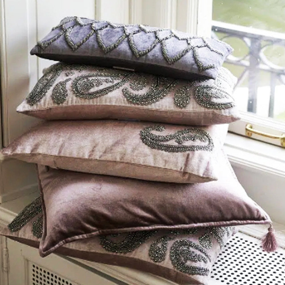 RM Precious Paisley Cover (50 cm)