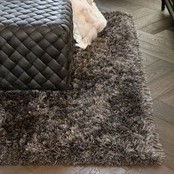 RM Cecil Black Rug (290 cm)