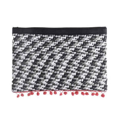 Straw bag in white-cold