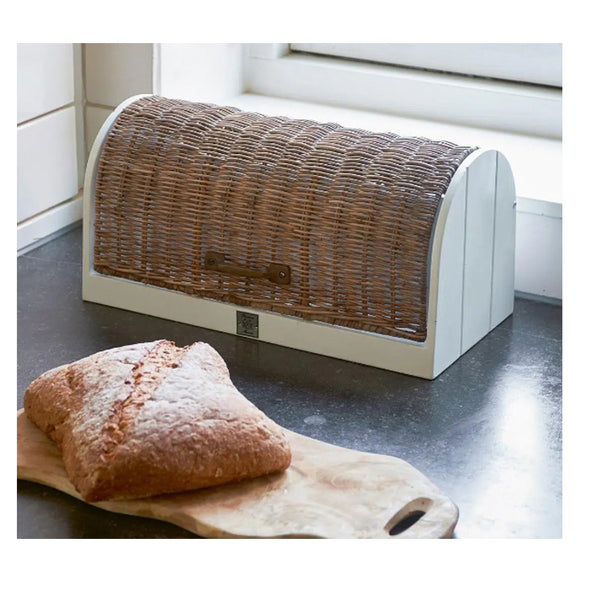RM Rustic Rattan Pan De Molde Box
