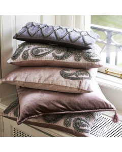 RM Precious Paisley Cover (50 cm)