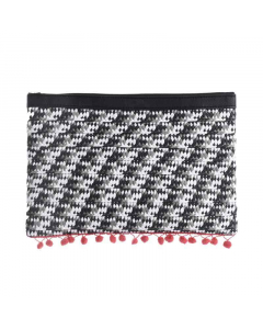 Straw bag in white-cold