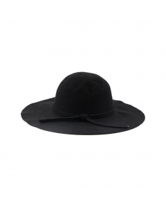 Straw hat in black color
